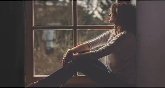 تغلبي على حزنك بعد الانفصال عن الشريك بهذه الطرق