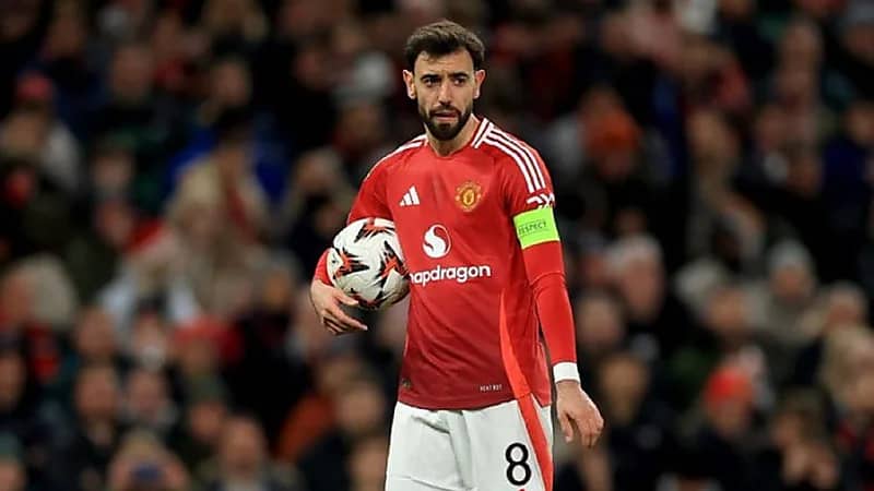 اليونايتد يحسم موقفه من عرض الاتحاد لضم فيرنانديز