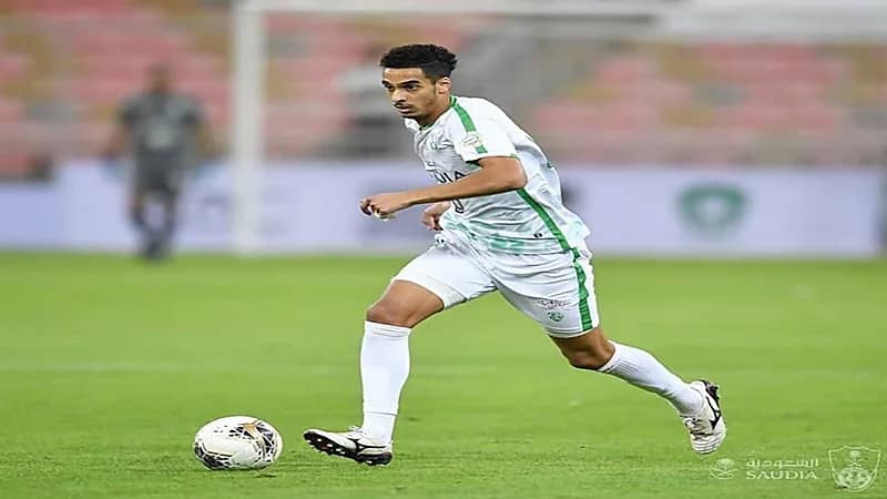 الأسمري يصر على الرحيل عن الأهلي 