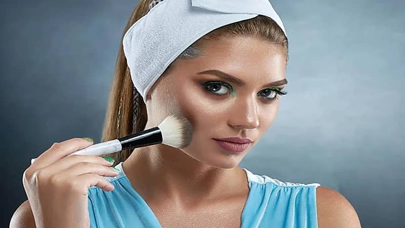 طريقة نحت ورفع الوجنتين بشكل مثالي