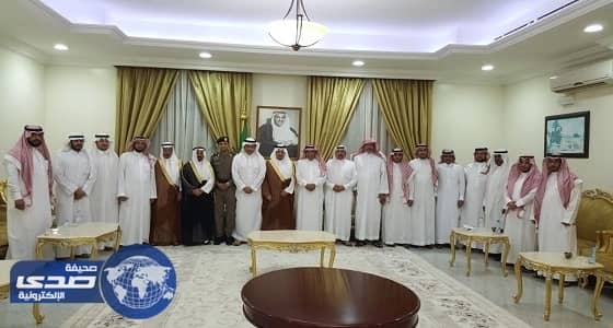 محافظ حريملاء والأهالي والمسؤولين يبايعون ولي العهد