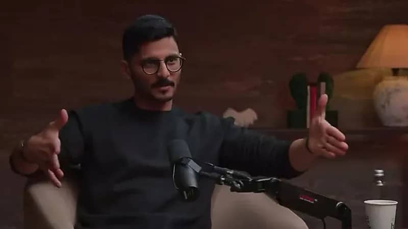 الشهري: كنت أبي أصير لاعب كورة.. فيديو