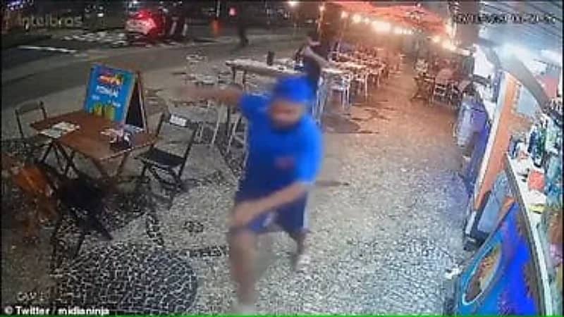 مسلحون يقتلون 3 أطباء داخل فندق بـ 33 طلقة .. فيديو