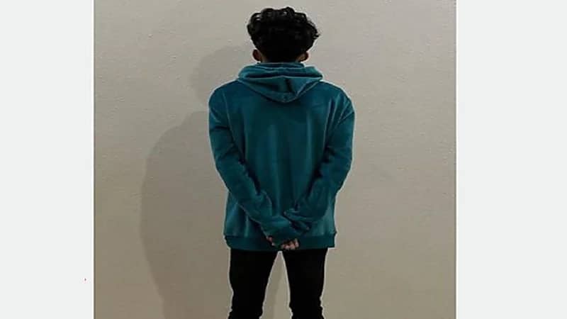 ضبط مواطن تسبب في صدم مركبة فتاة وانقلابها