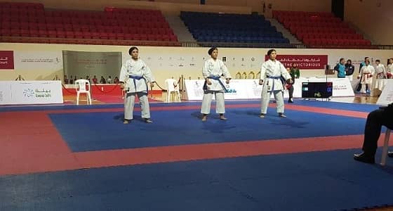 سيدات الكاراتيه يحصدن بروزية " الكاتا جماعي " بالشارقة