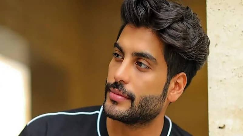 أحمد السالم يكشف عن صورة ابنته لأول مرة