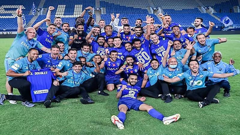 نجم الأهلي يقترب من صفوف الهلال بمساعدة الاتحاد