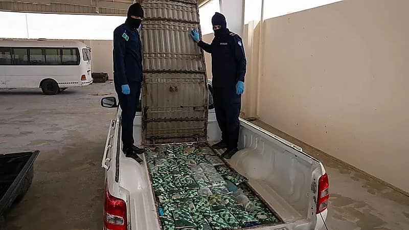 إحباط محاولة تهريب أكثر من 114 كيلو جراماً من الحشيش في منفذ الربع الخالي .. فيديو
