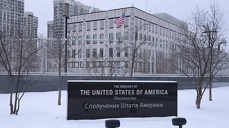 السفارة الأمريكية في كييف تحذر من هجوم جوي محتمل كبير