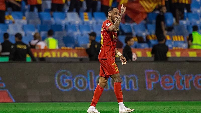 القادسية يتأهل إلى نهائي كأس الملك .. فيديو