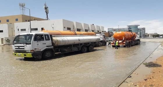 أمانة الرياض: جميع الطرق في المدينة سالكة أمام الحركة المرورية بعد أمطار البارحة  