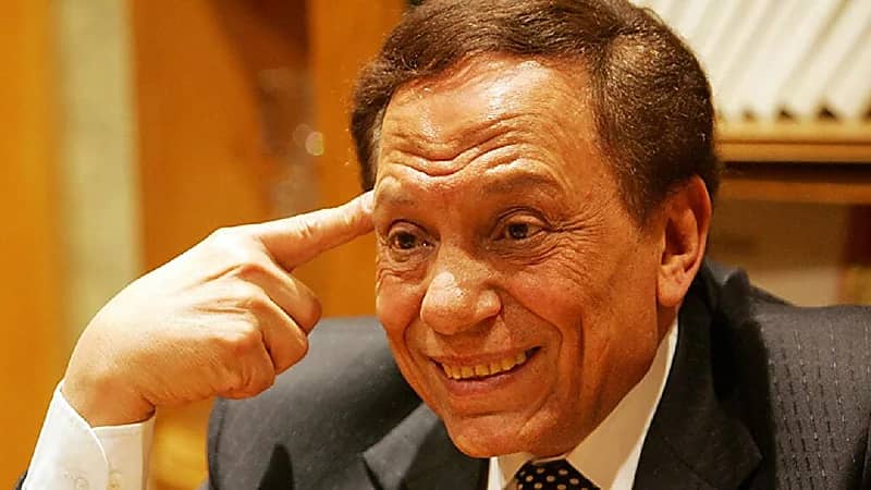 عادل إمام يعيش فترة عزل في الساحل الشمالي