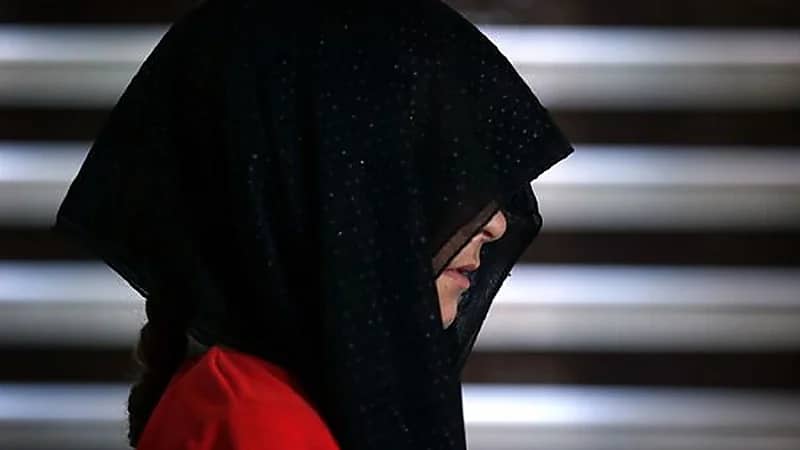 السودان..حكم بإعدام سيدة متهمة بالزنا رجمًا بالحجارة