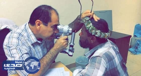 " الاستشاري الزائر " يقدم خدمات طبية لدارسي حملة محو الأمية