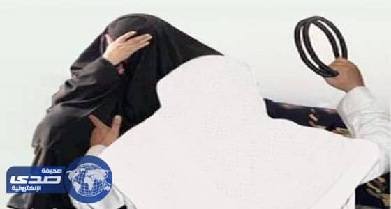معلم يعنف زوجته ويشج رأسها ويعتدي على أبنائه في عسير