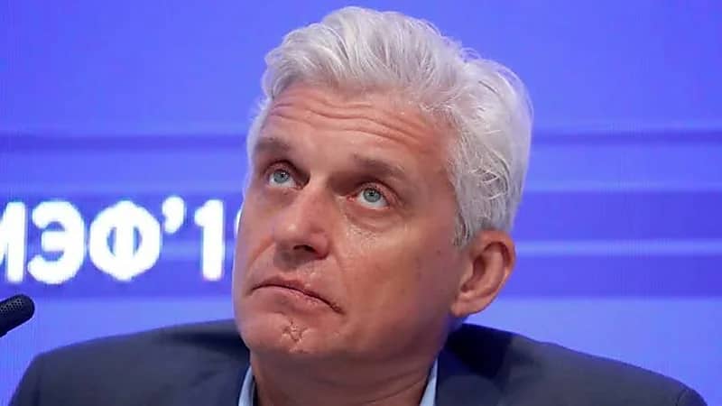 الهروب من الضرائب يدفع ملياردير للتخلي عن جنسيته وخسارة أمواله وصحته
