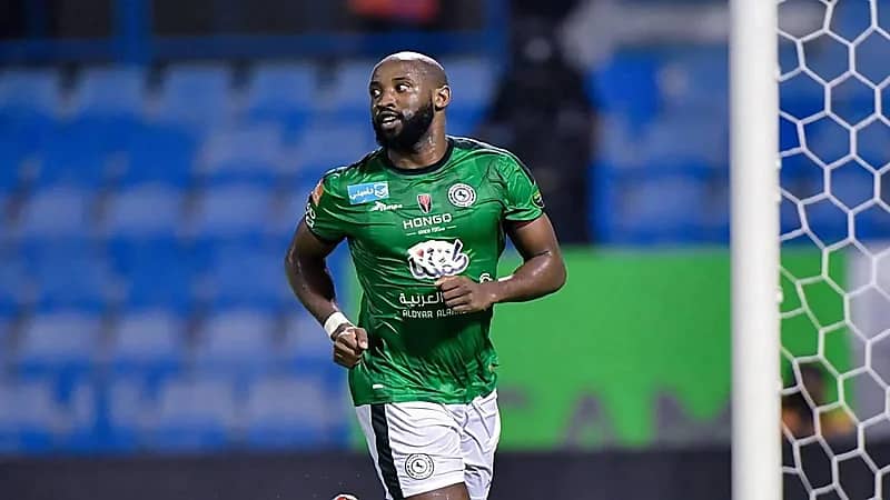 مهاجم الاتفاق يشتري نادياً في الدوري الليتواني