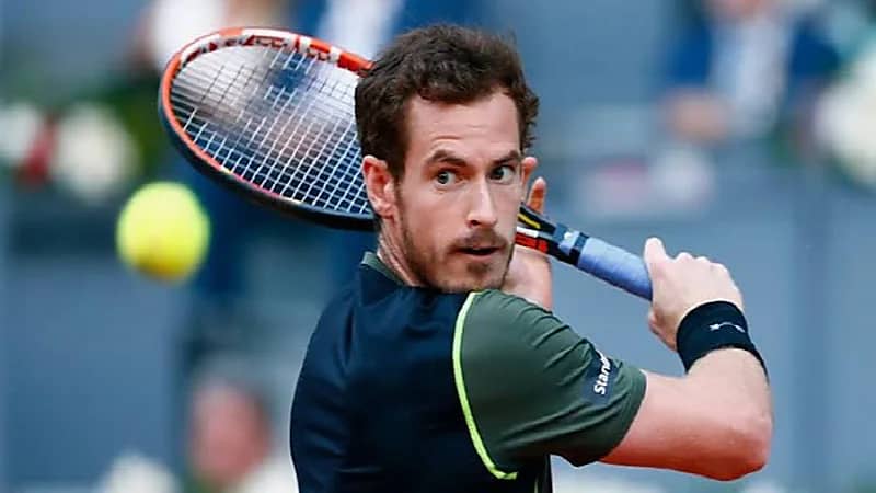 لاعب التنس آندي موراي يفكر بجدية في اللعب بالمملكة