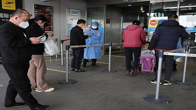 الصين تقرر رفع الحجر الصحي عن القادمين إليها