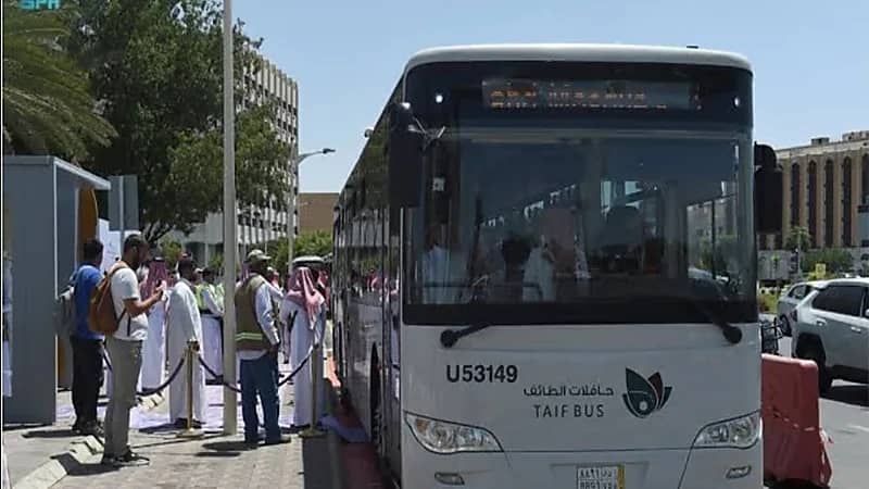 إنطلاق مشروع النقل العام بالحافلات في محافظة الطائف رسمياً.. صور