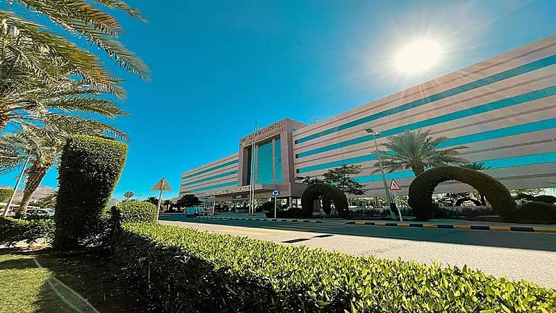 إنقاذ حياة معتمر يمني أربعيني من جلطة قلبية ودماغية بمدينة الملك عبدالله الطبية