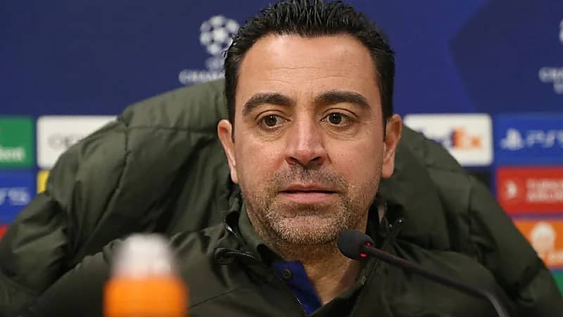 تشافي: أنا متمسك بقرار مغادرة برشلونة في نهاية الموسم