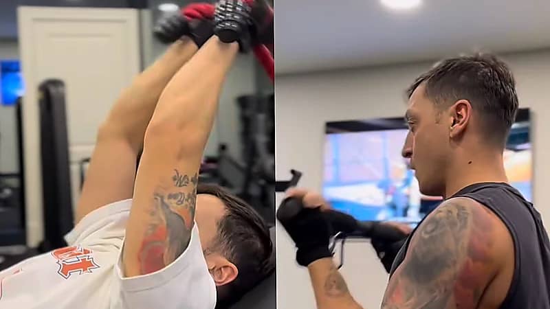 مسعود أوزيل يخطف أنظار متابعيه ببنيته العضلية .. فيديو