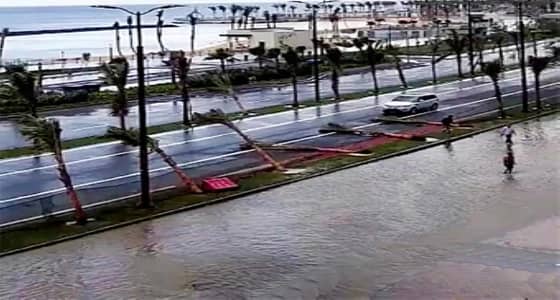 أمطار جدة تتلف الكورنيش الجديد قبل افتتاحه