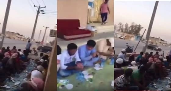 بالفيديو.. مفحط لا يحترم الصائمين لحظة الإفطار ويثير رعبهم