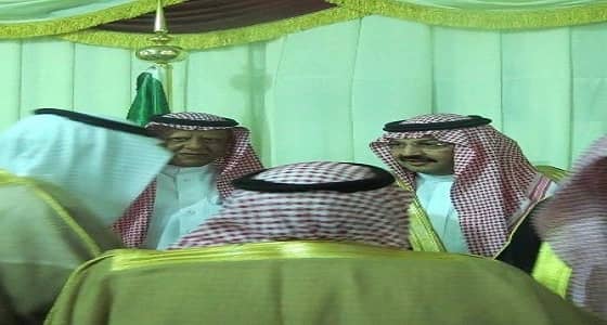 بالصور.. الشيخ ناصر بن شلاش يهنئ نائب أمير عسير على الثقة الملكية