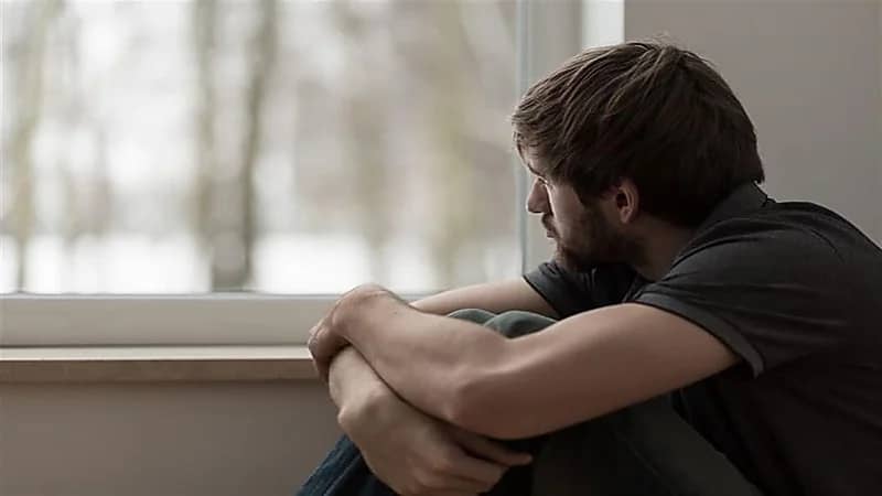 استشاري نفسي يوضح أعراض الاكتئاب الموسمي
