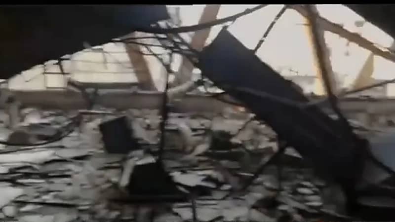 موقف محرج لمذيع إيراني يشعل منصات التواصل الاجتماعي.. فيديو