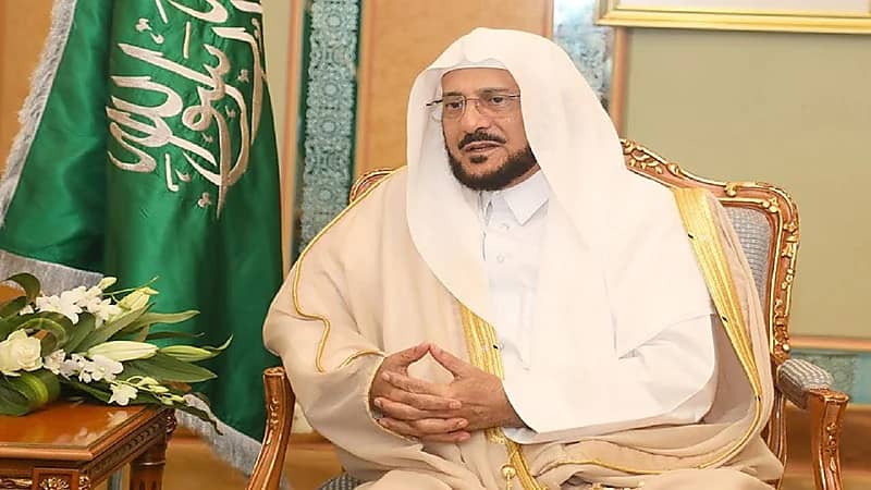 وزير الشؤون الإسلامية يوجه رسالة للمصلين بعد ارتفاع إصابات كورونا