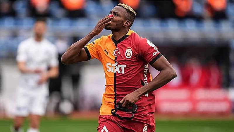 أوسيمين يعلق لأول مرة على أنباء مفاوضاته مع الهلال