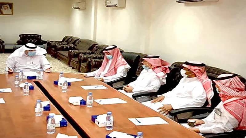 آل مشيط يترأس الاجتماع الدوري لرؤساء المراكز بمحافظة وادي الفرع