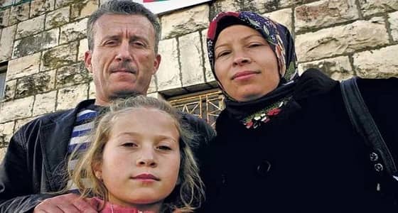 بالفيديو.. عائلة عهد التميمي تحتفل بعيد ميلاد 17