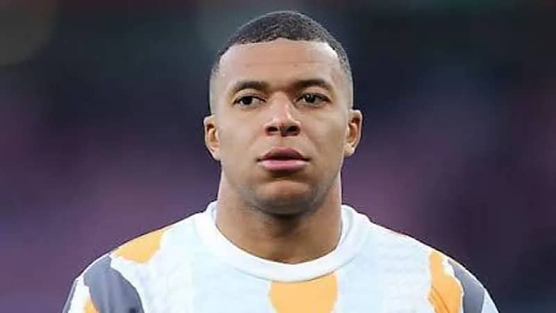 مبابي يتقدم بشكوى ضد باريس سان جيرمان بتهمة الابتزاز