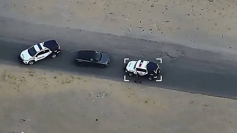 رصد مركبة يُشتبه بمخالفتها لأنظمة الحج بواسطة طائرة درون.. فيديو