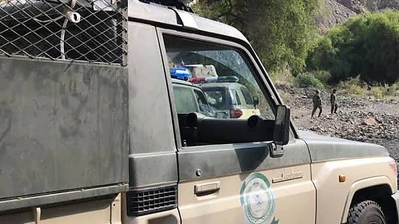 القبض على مخالِفَين لنظام أمن الحدود لتهريبهما نبات القات المخدر بالدائر