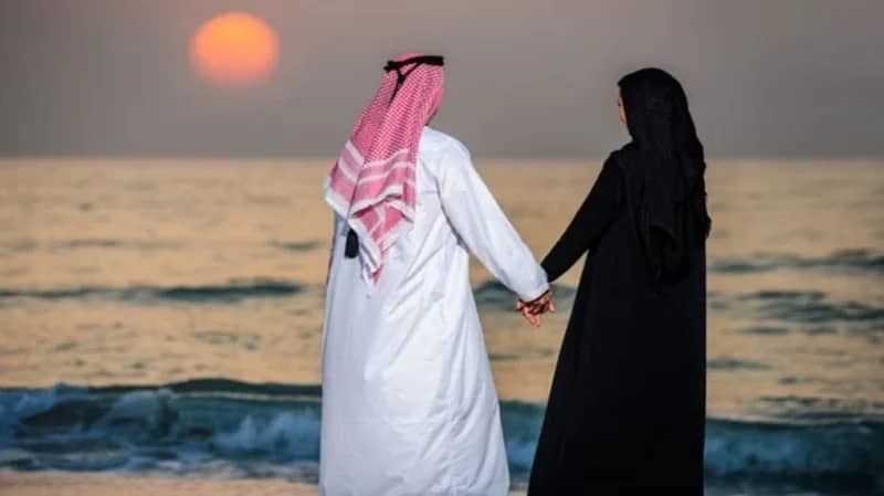 مستشار أسري يقدم عدة نصائح لزيادة المودة بين الزوجين