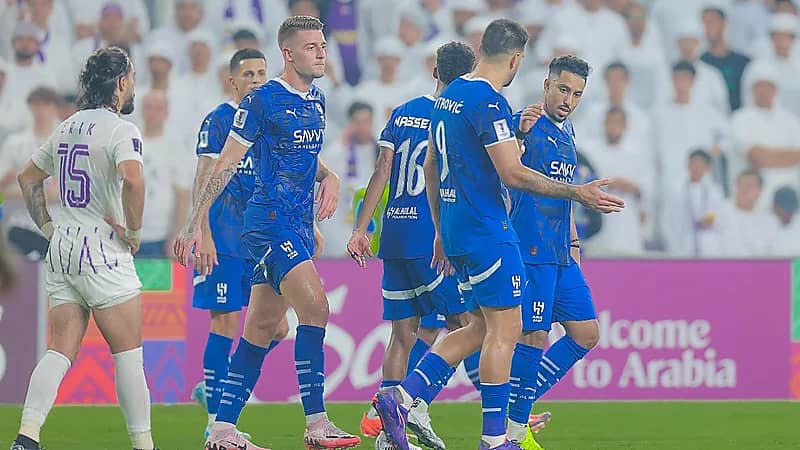 الهلال يتغلب على العين بخماسية .. صور وفيديو
