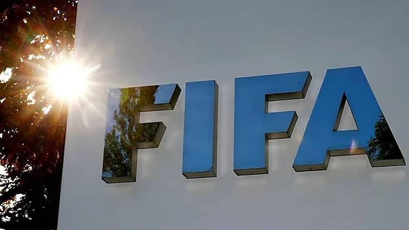 "فيفا" يدرس إلغاء الوقت المحتسب بدل الضائع