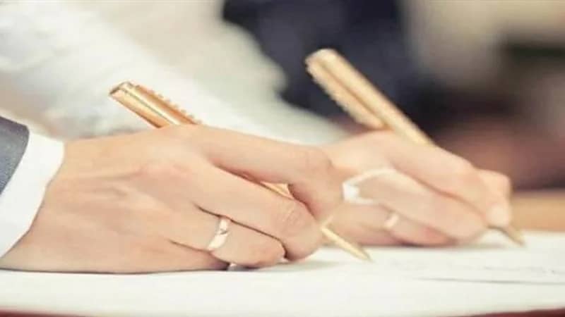 عريس يطلق زوجته بعد دقائق من عقد قرانهما لسبب غريب