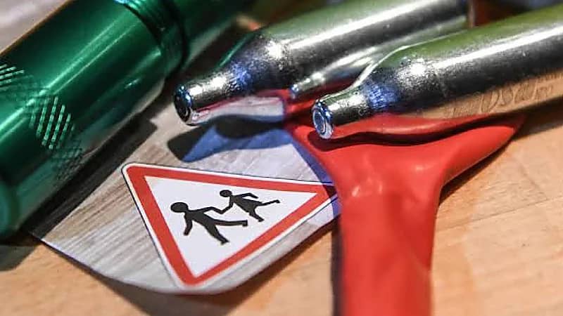 ‎الكشف عن أضرار تعاطي غاز الضحك