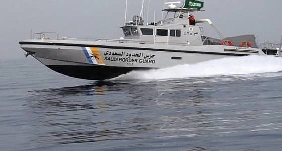 حرس الحدود ينقذ مواطن من الغرق بالخبر