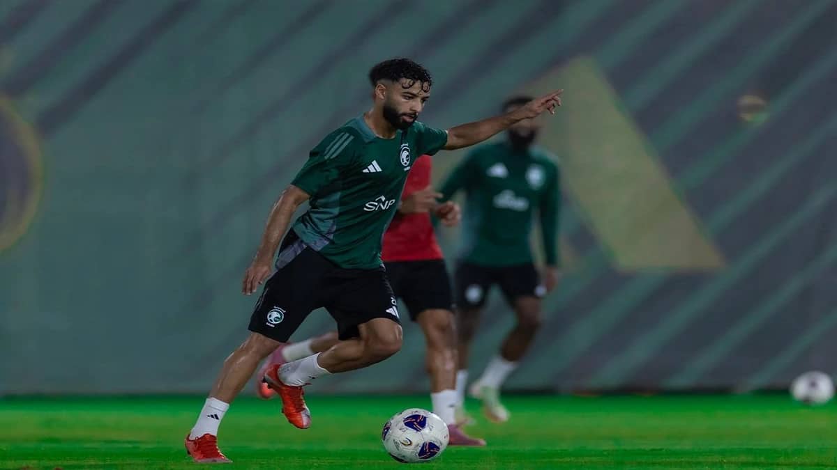 الأخضر يرفع استعداده لمواجهة أندونيسيا .. صور