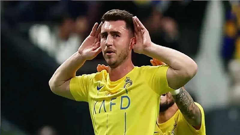 لابورت يتمسك بالتدرب مع النصر