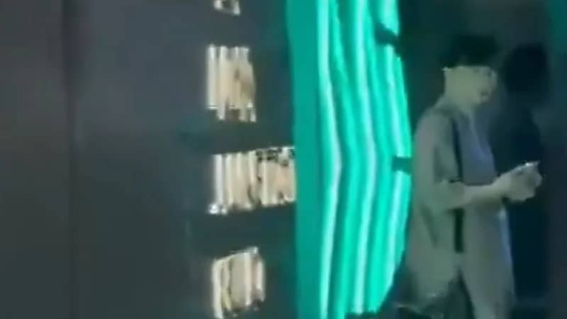 الأهلي يطرد صحفياً يابانياً قام بالتجسس على الفريق .. فيديو