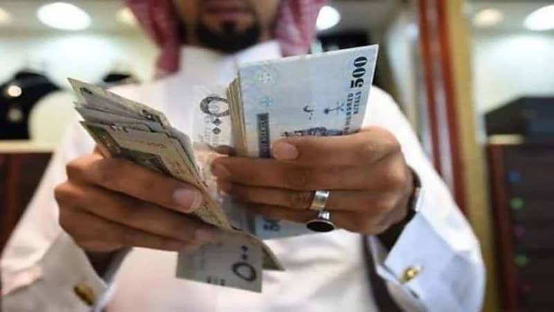 اقتصادي يكشف خطوات تجعل متوسط الأجر الشهري ممثلًا للواقع