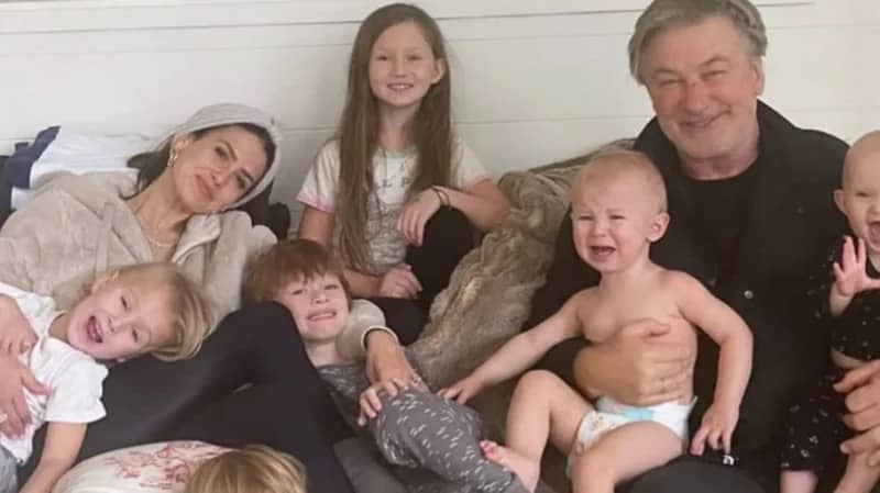 فنان أمريكي يكشف عن سر انجابه 7 أطفال
